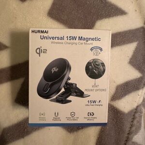 NIB Black Universal 15W Magnetic Wireless Charging Car Mount